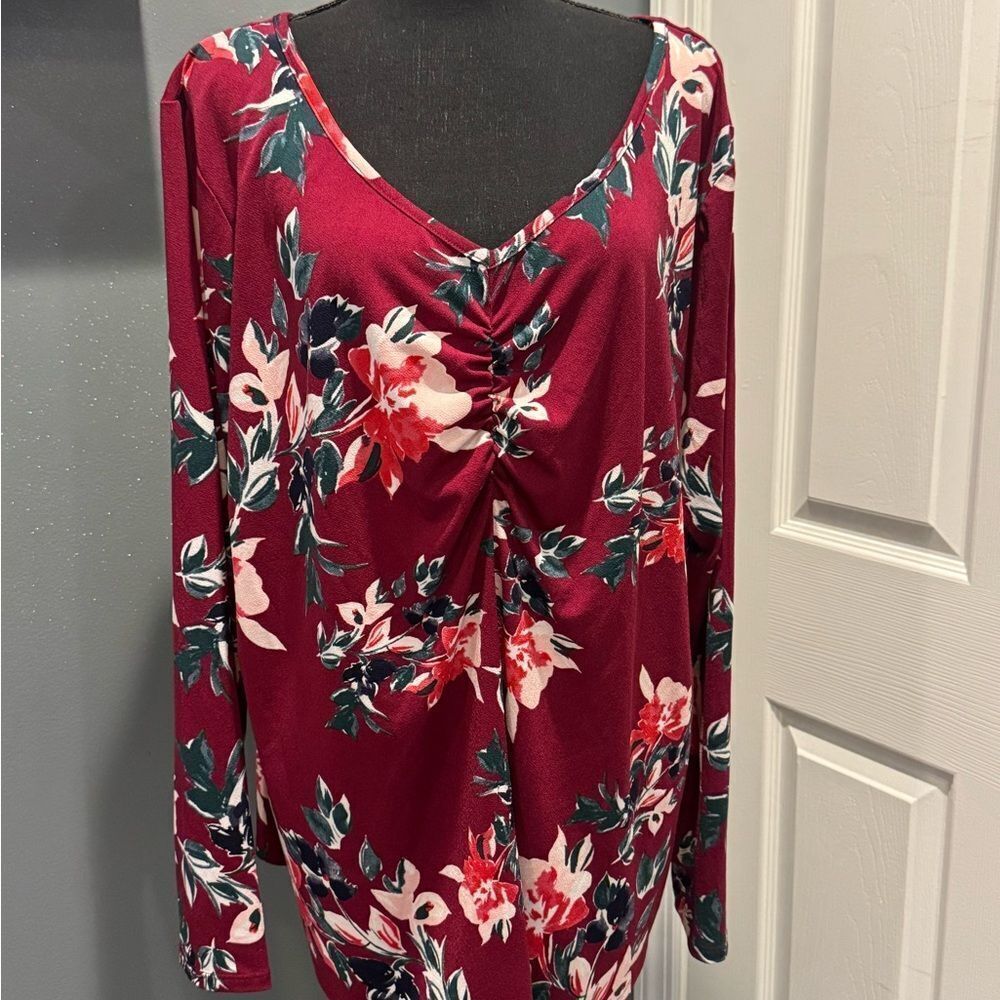 Women’s plus size Floral V-Neck Long Sleeve Top - Red size 2XL